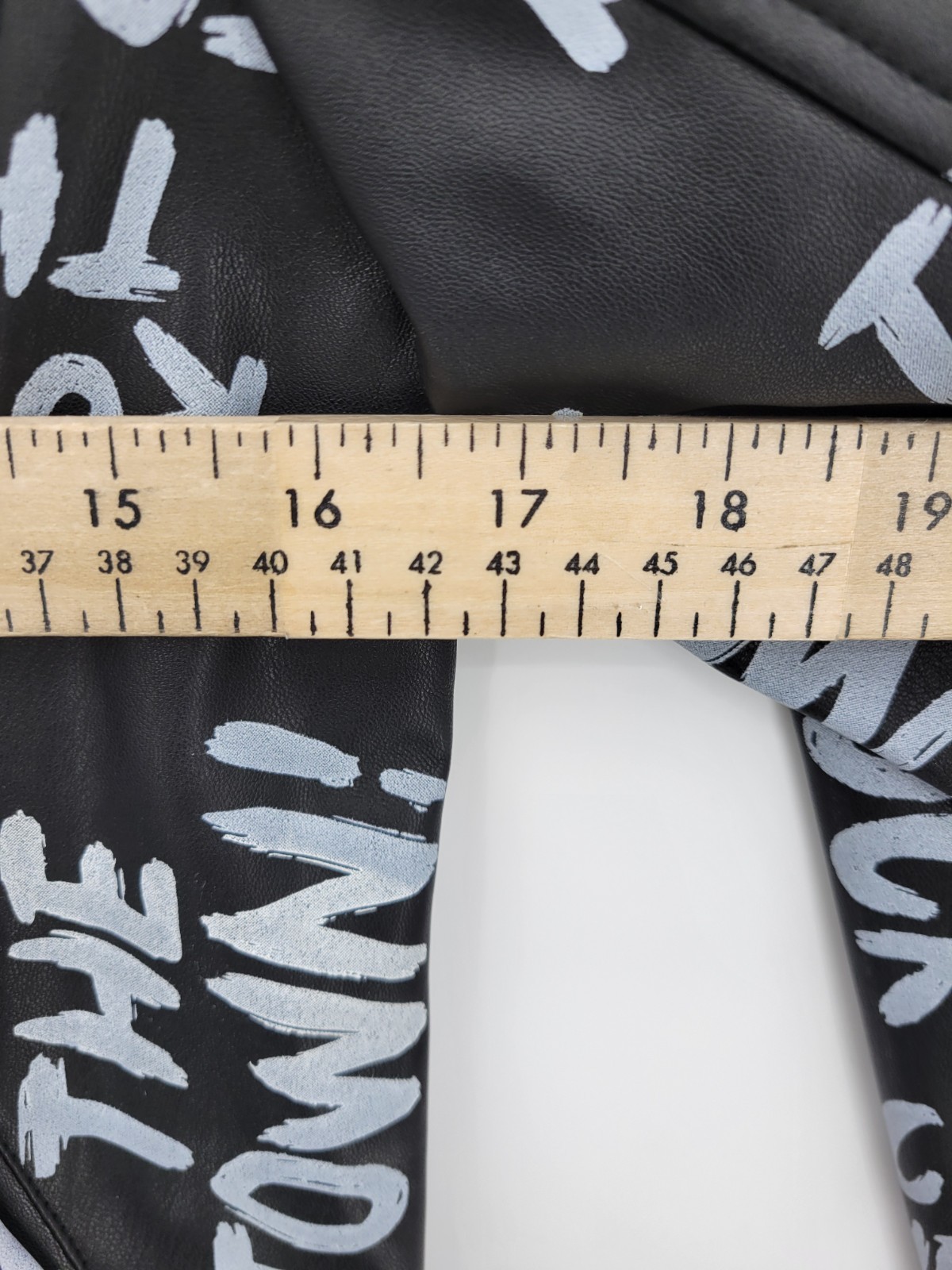 D-Signed Descendants Disney Jacket Girls Large Black Grafitti Moto Zip Outerwear