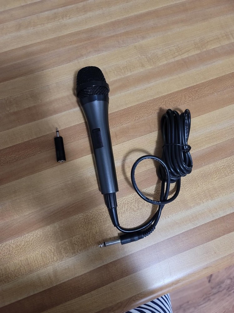 Unidirectional Dynamic Microphone for Karaoke & Public Speaking - 10ft Cord