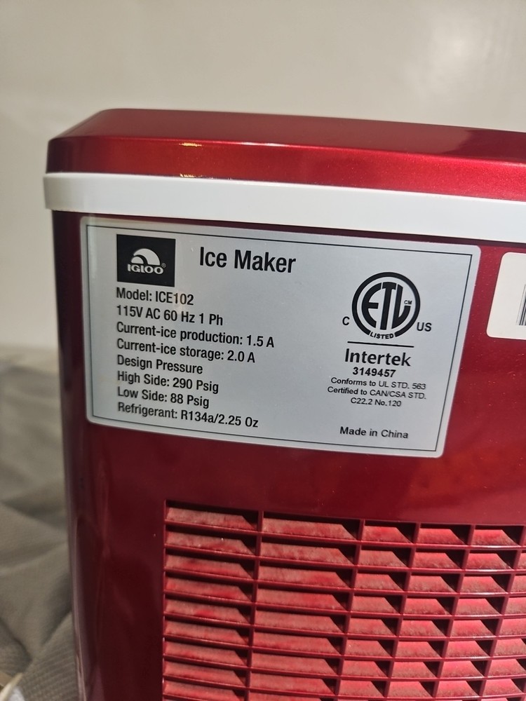 Igloo Portable Ice Cube Maker Model No. ICE102-RED