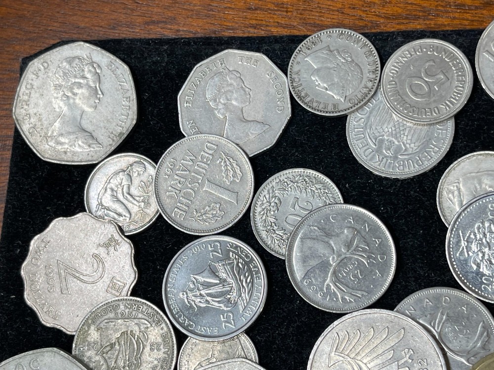 Assorted World Foreign Exchangable Coins Lot 091025