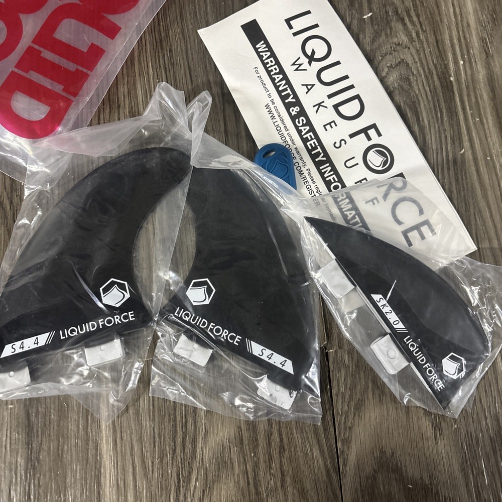 LIQUID FORCE Primo 5’3 FIN KIT Black #o3