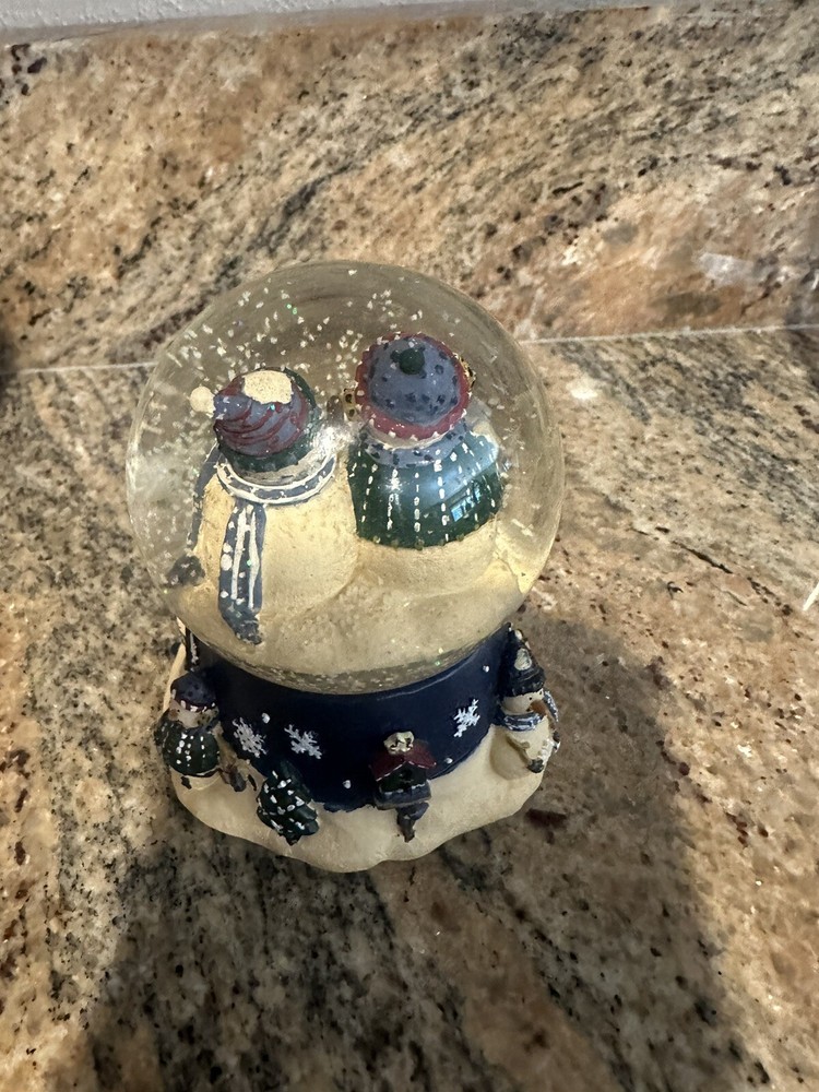 Snowmen snow Globe Music Doesn't Work
