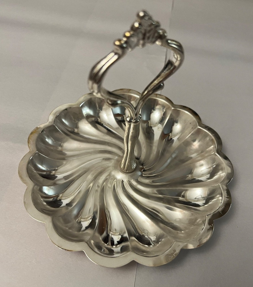 Old Hampshire Silversmiths Silverplated Scalloped Server New In Box-Open For Pic