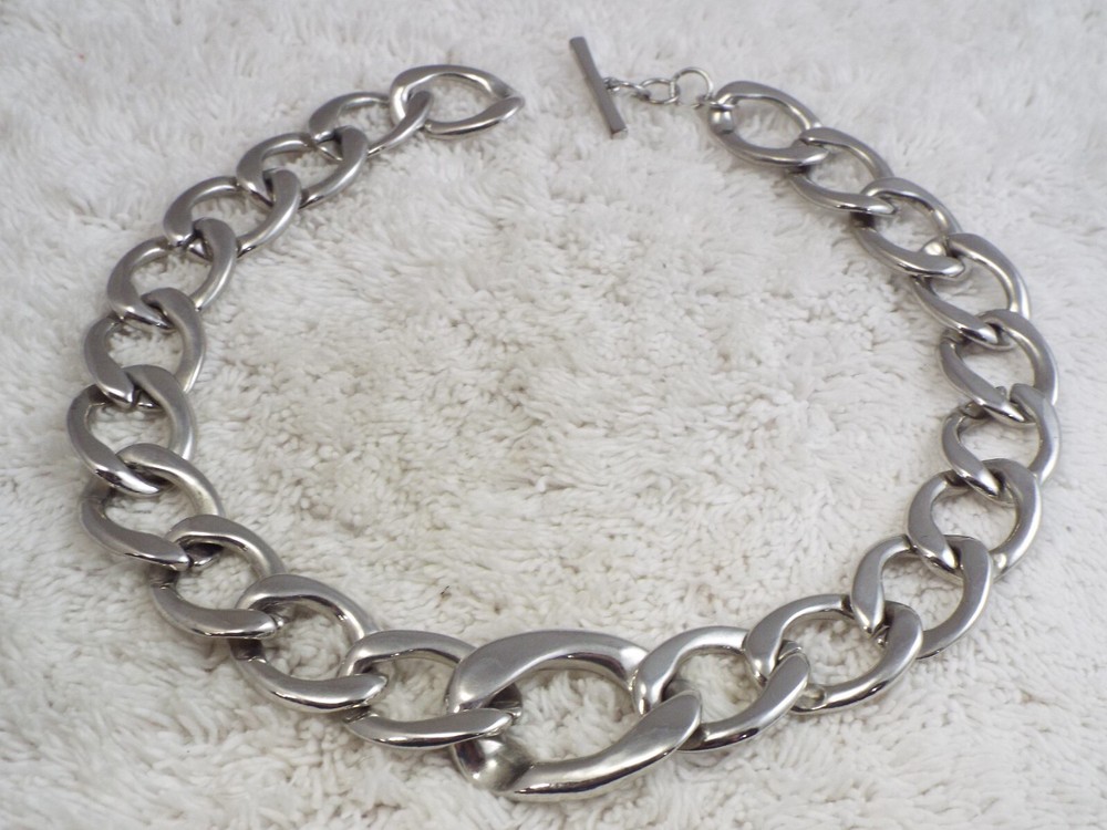 Silvertone Link Chain Necklace (C30)