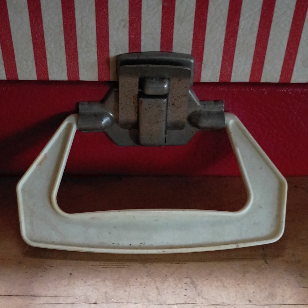 Imperial Party-Time Solid State 100 Portable Record Player Red/White
