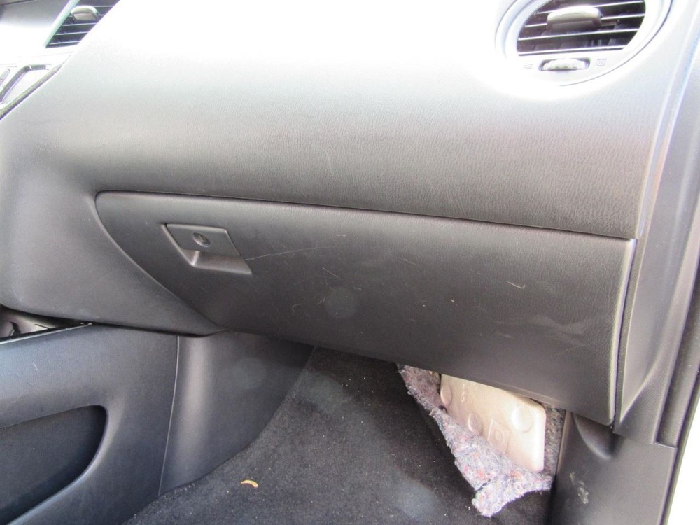PATHFINDR 2019 Glove Box 1060115