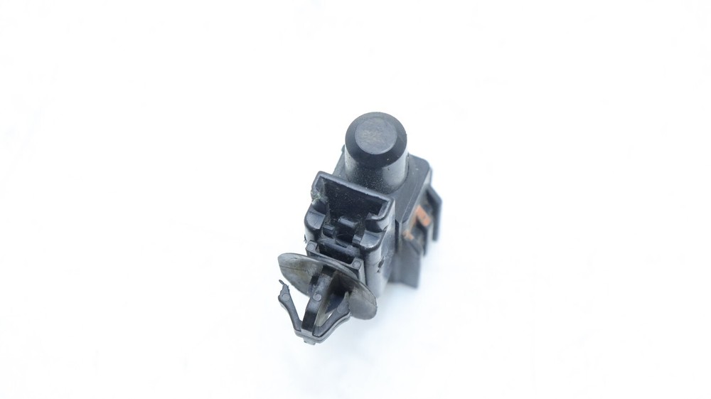 05-09 OUTBACK 2.5 XT AMBIENT AIR TEMPERATURE SENSOR T5527