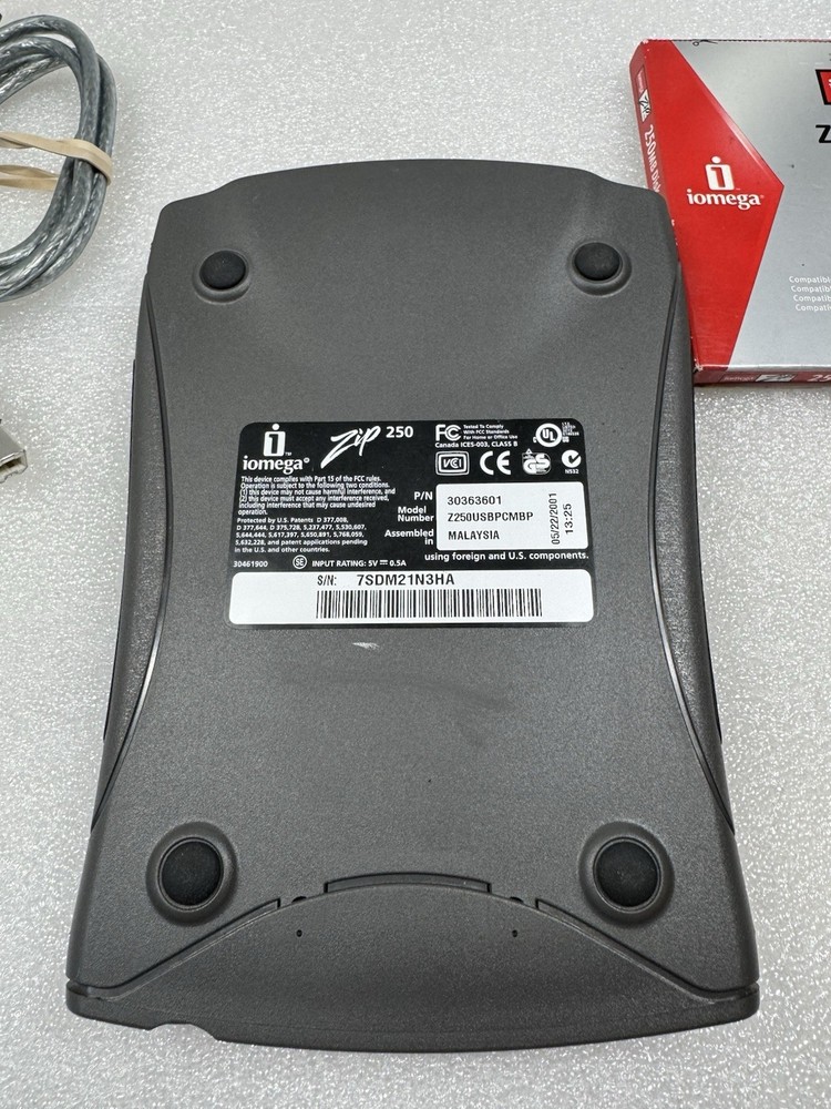 iOmega Zip 250 250MB (USB Powered) PC & Mac External Zip Drive Bundle - Working!