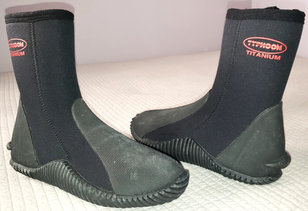 Typhoon Titanium Dive Boots Size Small (40/41) Black