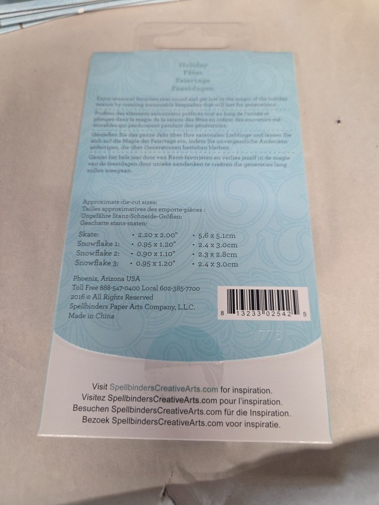 Spellbinders Dies Flakes N Skates