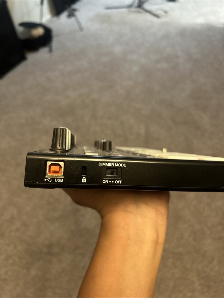 Pioneer DJ DDJ-SP1 Serato Performance Controller – Tested – Missing Fader Cap