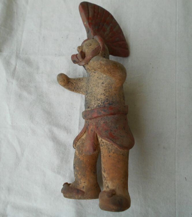pre columbian COLIMA figure large ,example , common ritual pose with arms open
