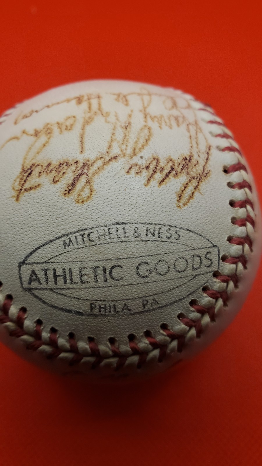 ROBIN ROBERTS Signed Baseball - HOF - Whiz Kids - Beckett - 1957 Phillies Team