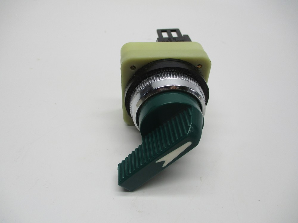 FUJI ELECTRIC AH30 GREEN COMMAND SWITCH NSMP
