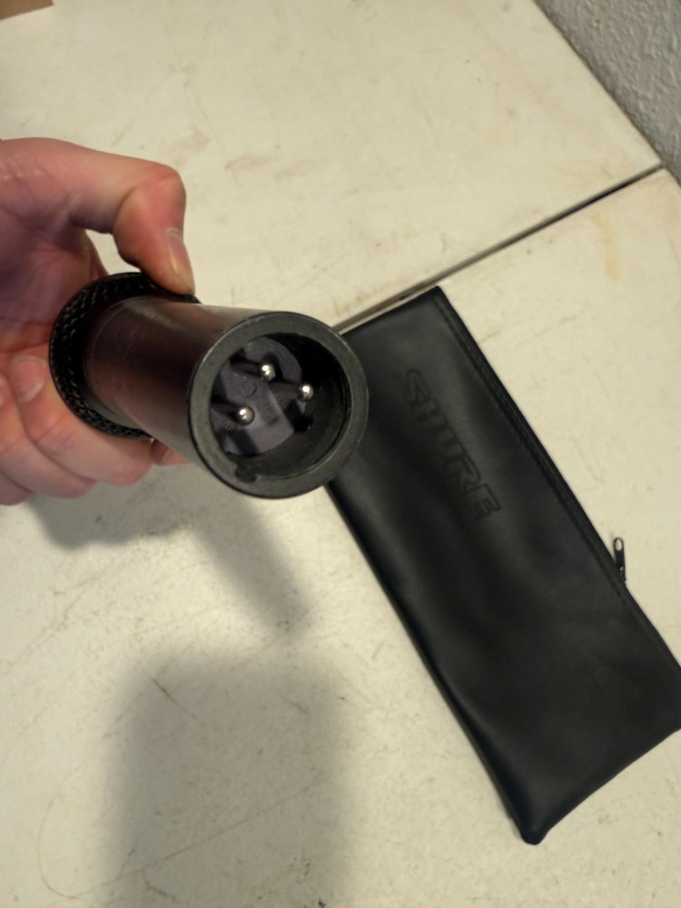 Fender P-51 Microphone in Shure Case