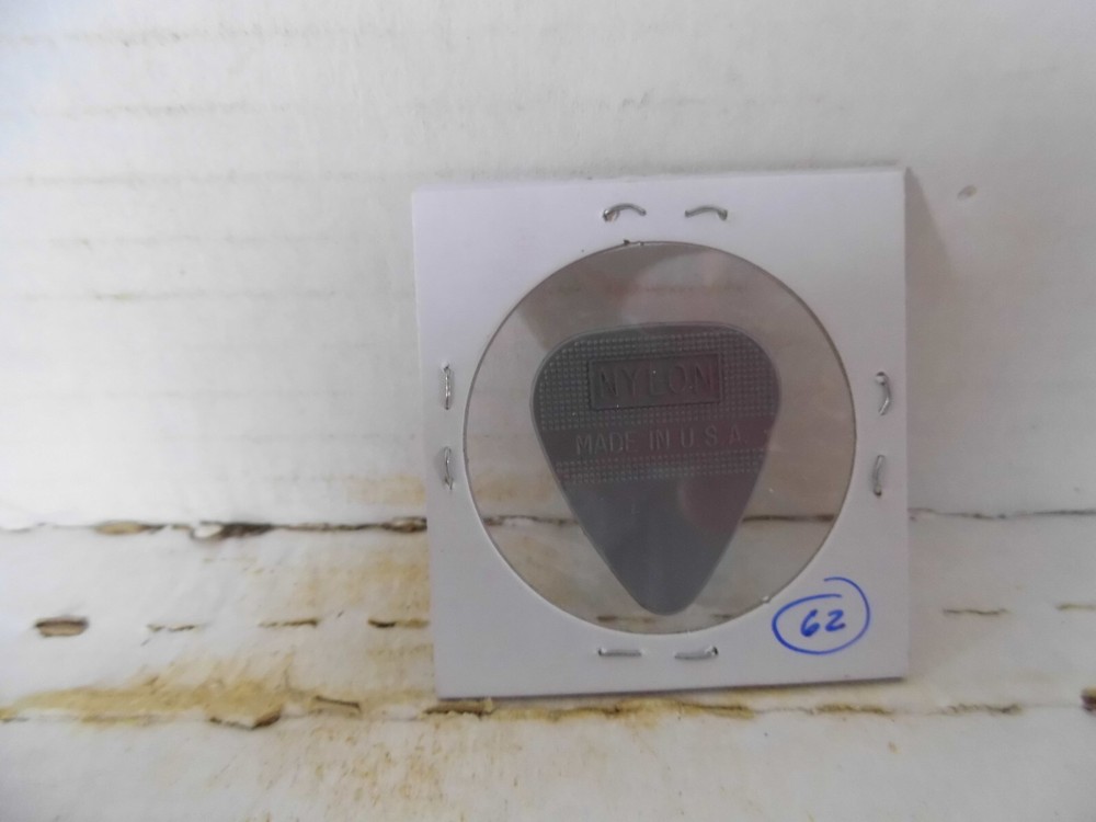 KISS "GENE SIMMONS" HERCO 1~DOT GUITAR PICK~READ DESCRIPTION #15~14