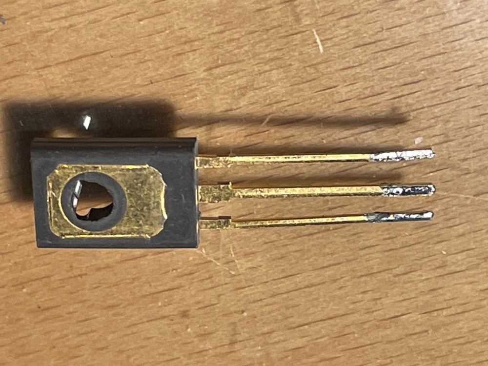 JE180 - MOTOROLA TRANSISTOR.