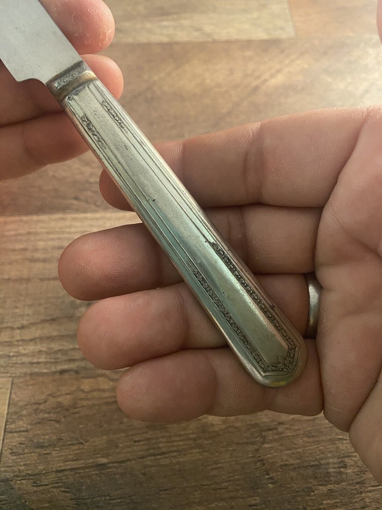 Set of 2 Dinner Knives Silverplated Ornate Unknown Pattern