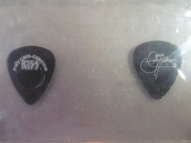 KISS PSYCHO CIRCUS ERA BORROWED FROM THE DRESSING ROOM COLLECTIBLE GUITAR PICKS