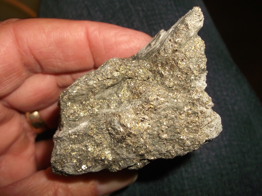Gold, silver, copper, 271 grams samples ,ore high grade .