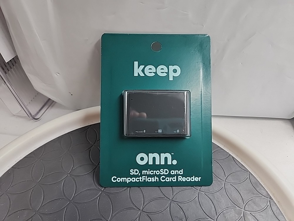 Onn SD, microSD & CompactFlash Card Reader (100014070) NEW