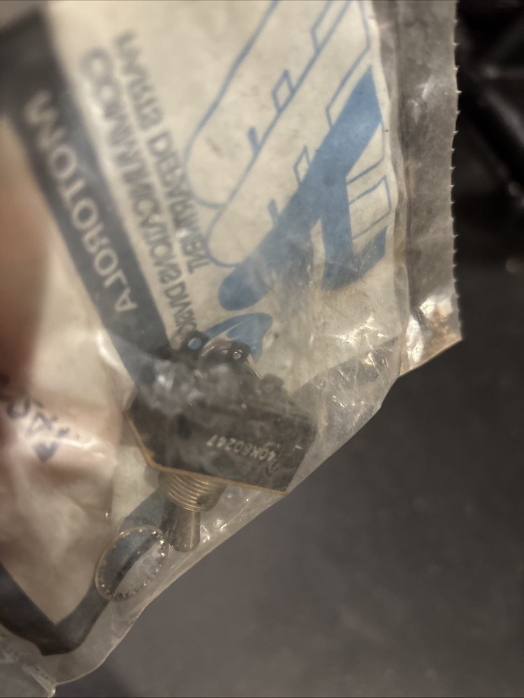 NOS NIB MOTOROLA Toggle Switch Part No. 40-80247-Radio-Train Track Switch