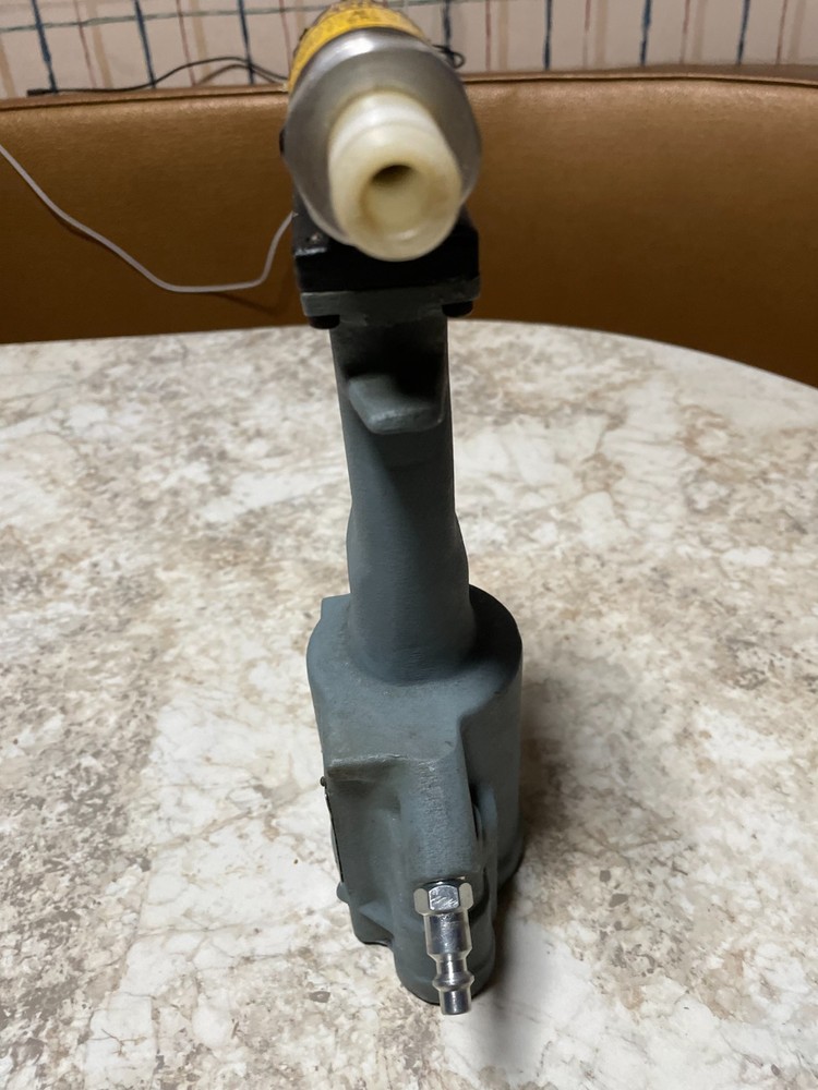 G 701A Cherry max riveter