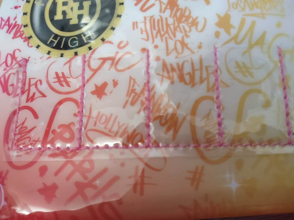 Rainbow High PENCIL CASE Soft Case and 10 Crayons Iridescent 2 Zips READ NOTES