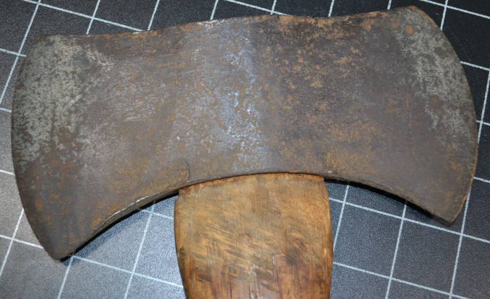 GAMBLE'S ARTISAN SUPER QUALITY DOUBLE BIT AXE - EMBOSSED LOGO