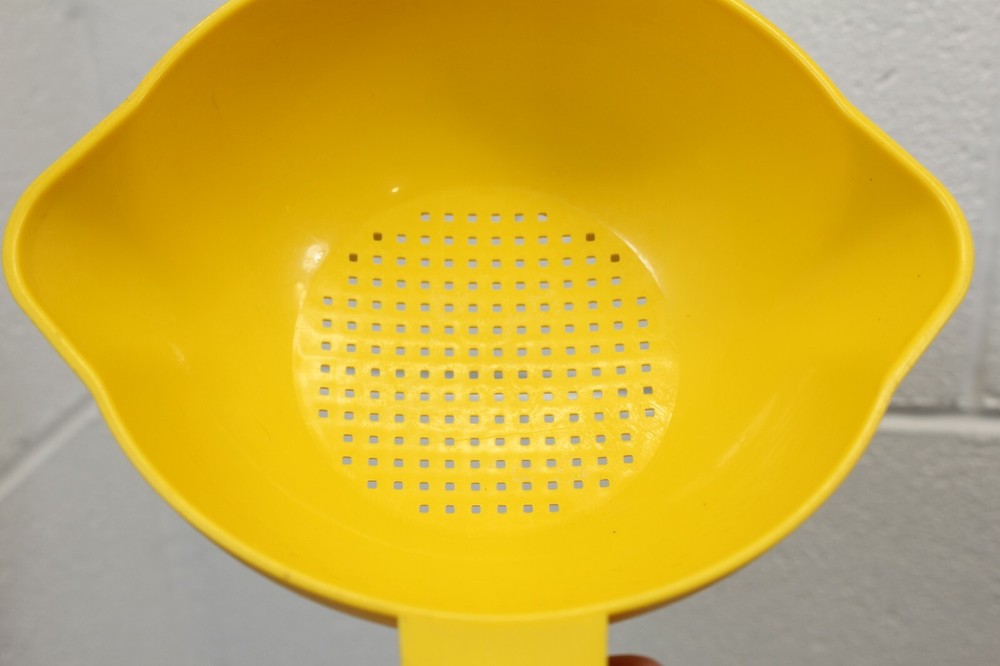 Vintage Tupperware Small Bright Yellow Colander Strainer 1 quart 1200 CLEAN! euc