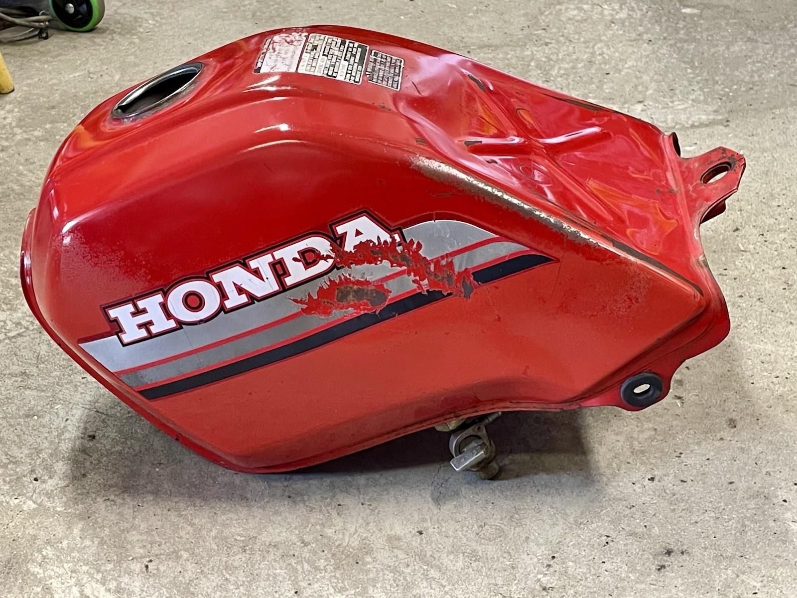 1985-87 Honda ATC 250ES Big Red Gas Fuel Tank OEM W/ KEIHIN Petcock Rust Free