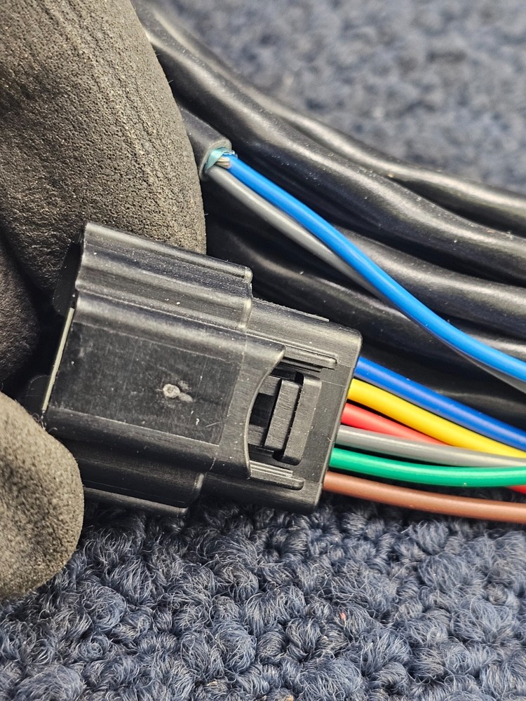 Whelen 01-0488679-07: Core Cables CanPort Interface Adapter