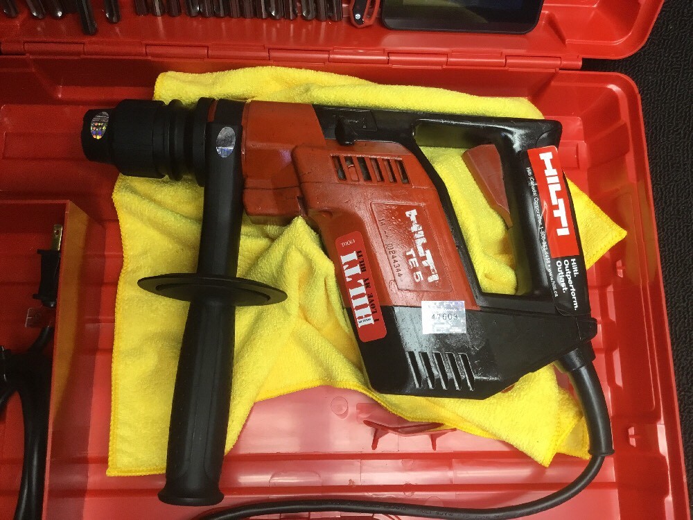HILTI TE 5 PREOWNED, FREE ANDROID TABLET, REINFORCED HANDLE, BITS, FAST SHIP