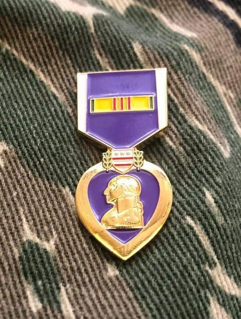 VIETNAM VETERAN COMBAT WOUNDED PURPLE HEART HAT LAPEL PIN ARMY MARINES NAVY