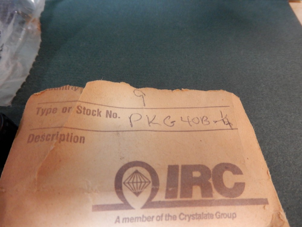 Raytheon MS91528 Equipment Knobs (5 NOS) Alco PKG40B-1/4 (8 NOS)