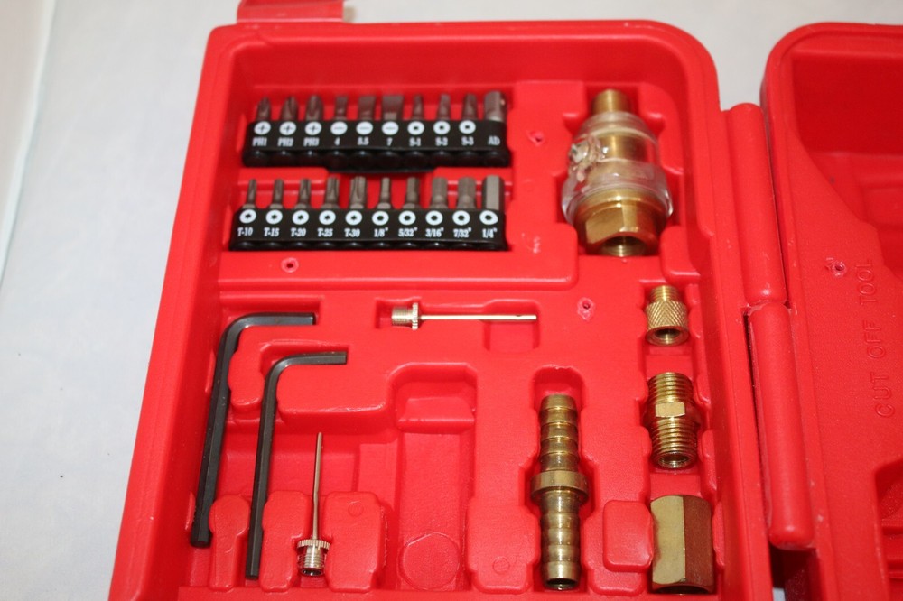 Mastergrip 77 PC Air Tool Set (Missing multiple items)