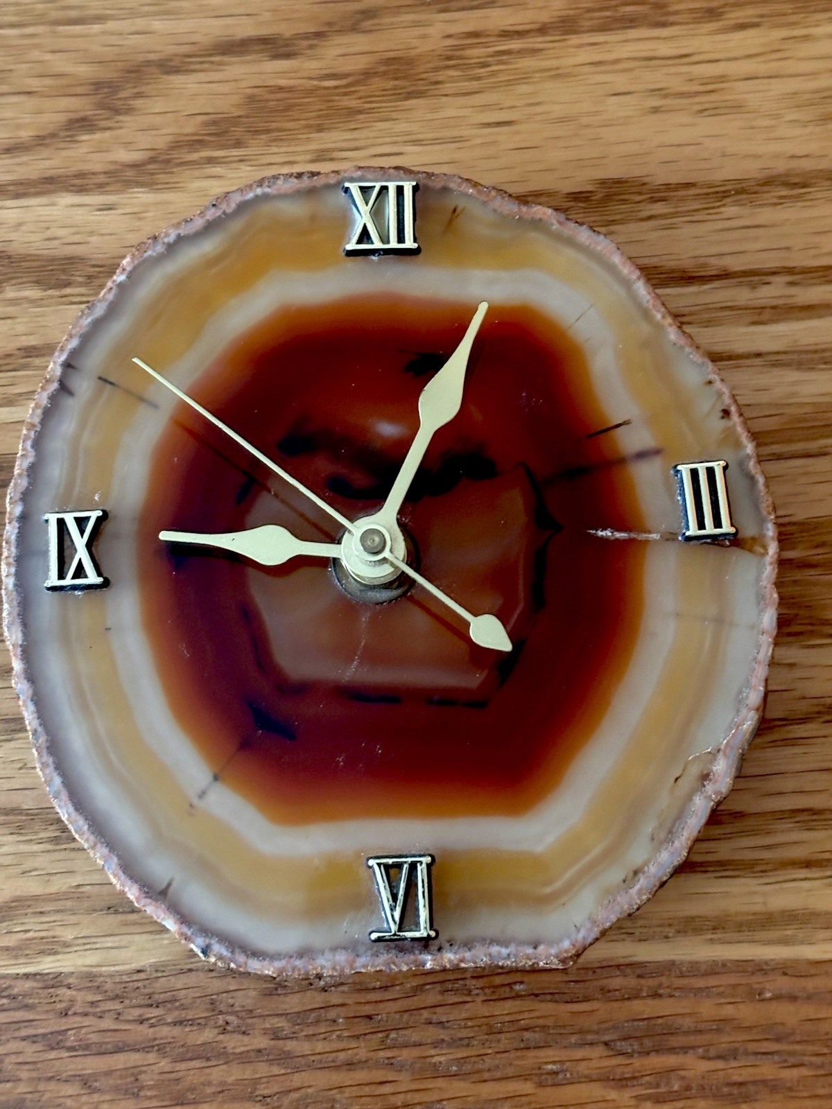 ORANGE GEODE-CRYSTAL CLOCK ON STAND (BATTERY INCLUDED)