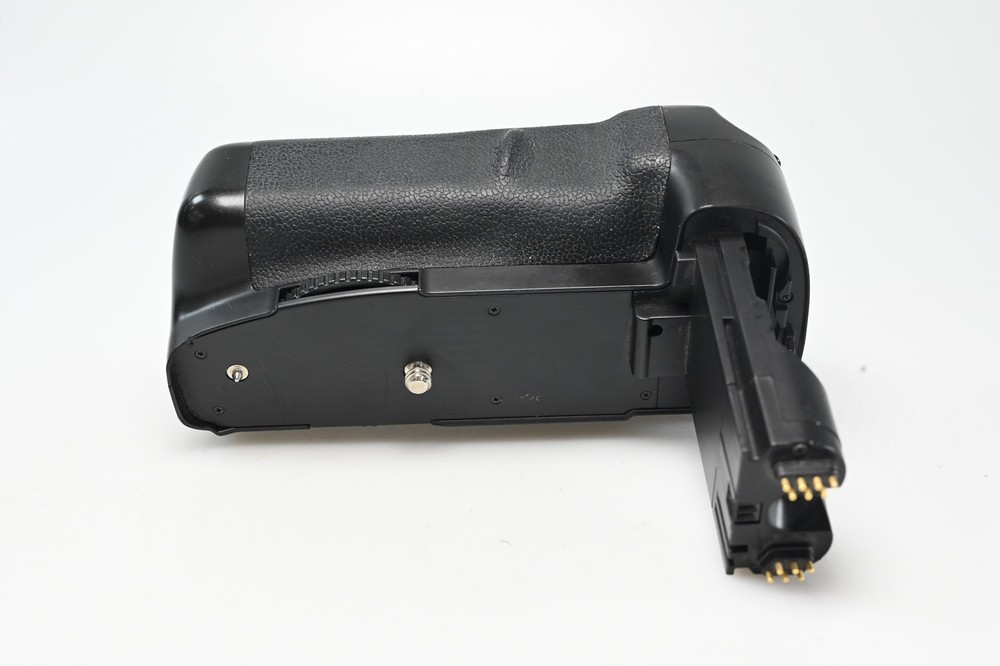 Misc. Battery Grip Pack for Canon EOS 7D #G596