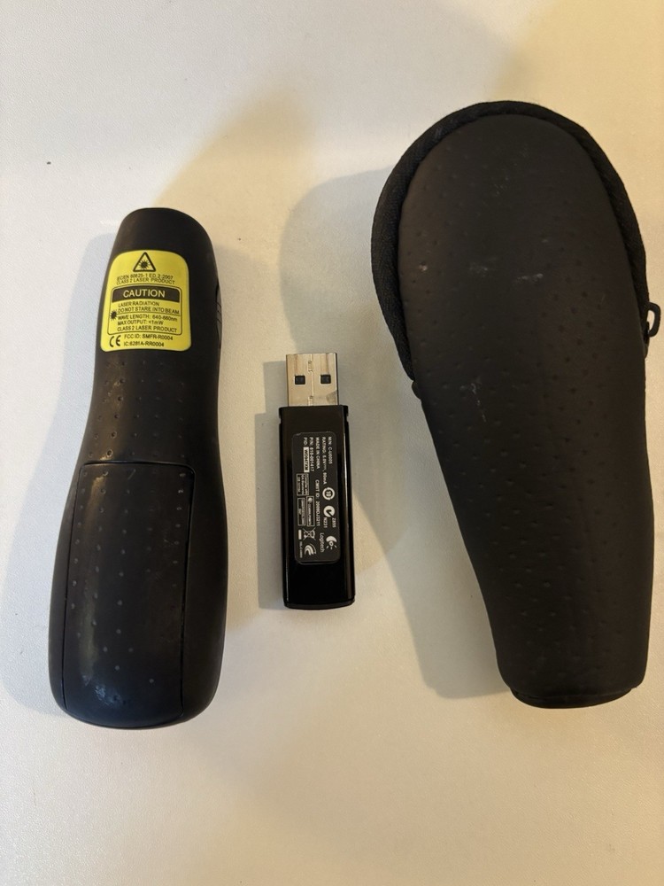 Logitech R400 Wireless Presenter with A Laser Pointer. Tested and Working