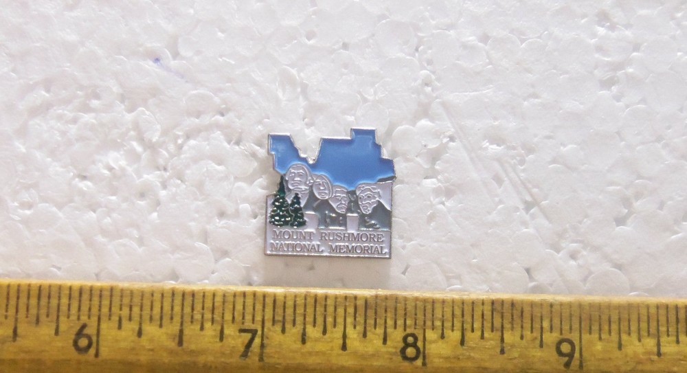 Mount Rushmore - National Memorial Pin