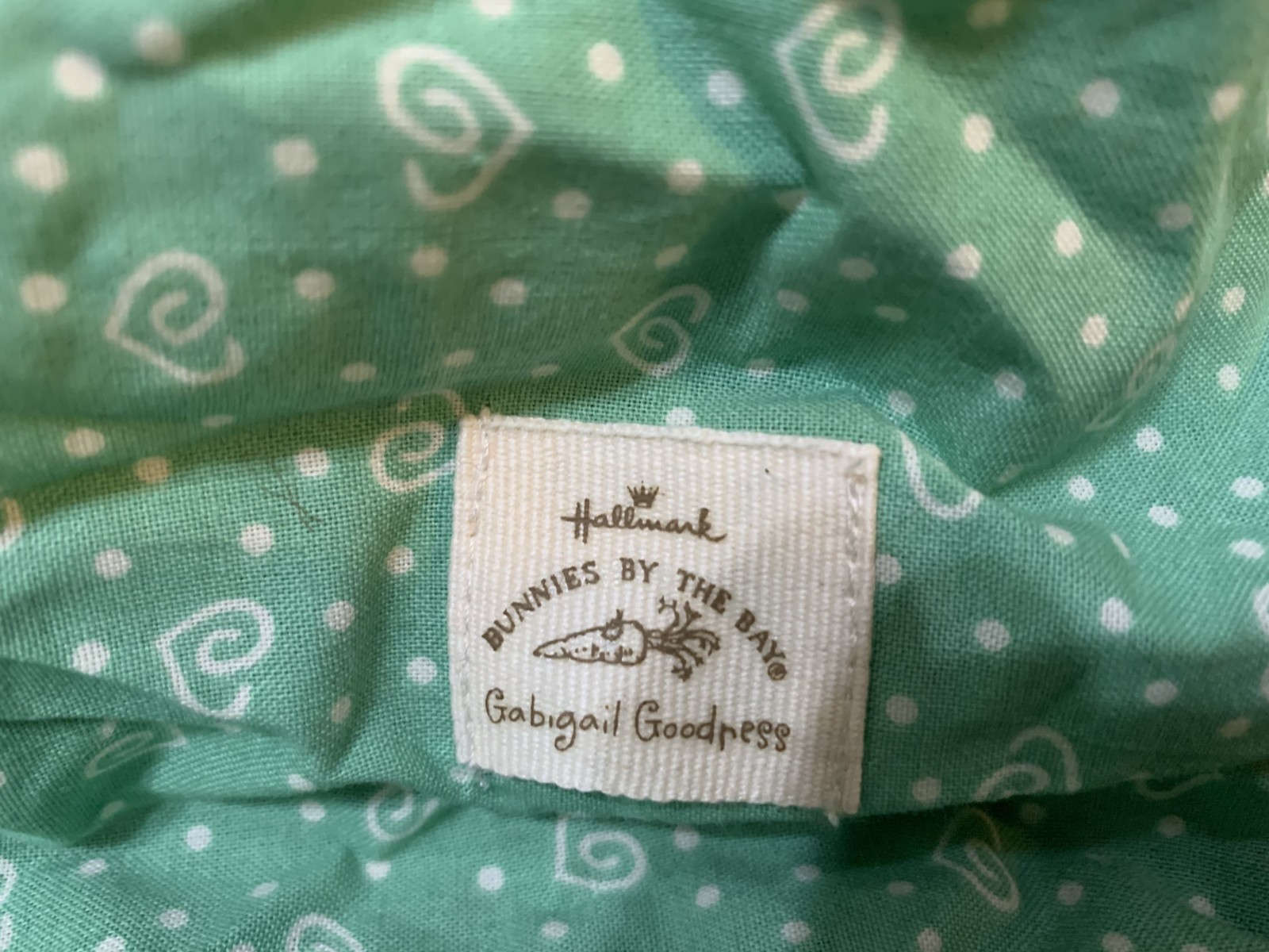 Bunnies By The Bay Gabigail Goodness 20" Bunny Hallmark 2002 Tag & Stand