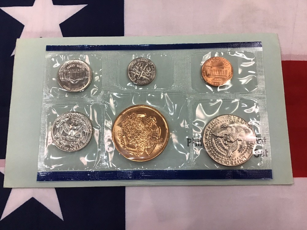 1985-P Official US Mint Souvenir Set with Envelope.