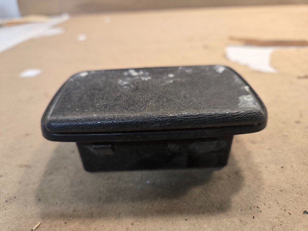 Triumph TR7 Ashtray YKC970