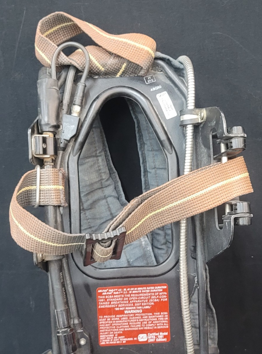 SCOTT 4.5 SCBA Harness w/ E-Z Flo Regulator, PAK-ALERT SE7 Series
