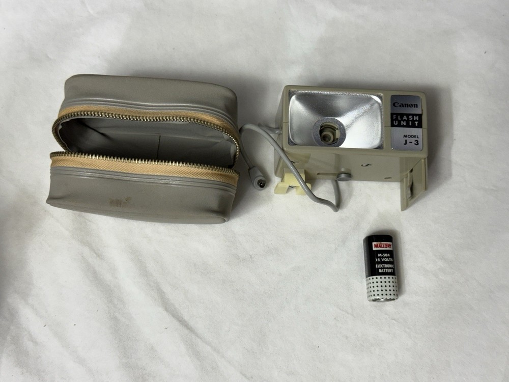 Vintage Canon Flash Unit Model J-3 With Case – External Flash Accessory (S2)