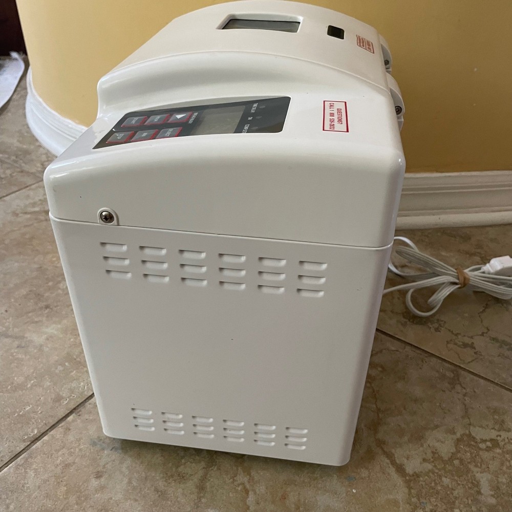 Oster Automatic Breadmaker White Model 4812 Style BM-200 630W Bread Machine