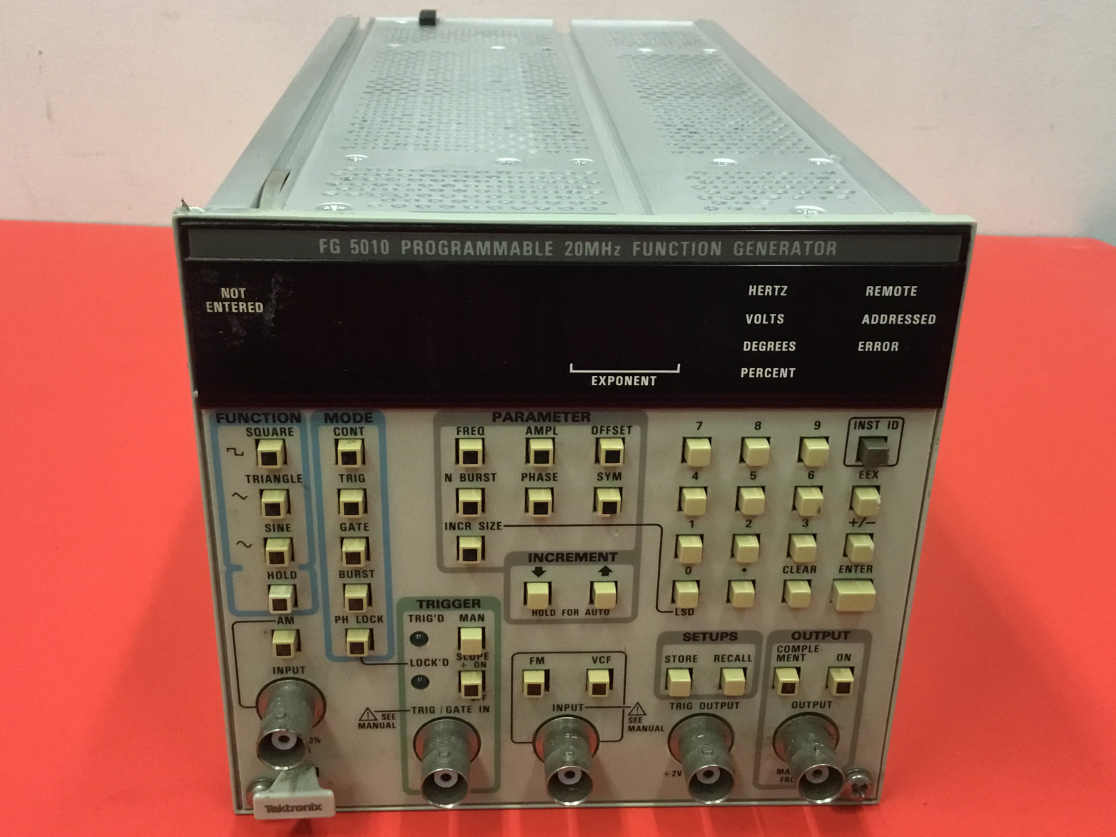 Tektronix - FG 5010 - Programmable Function Generator