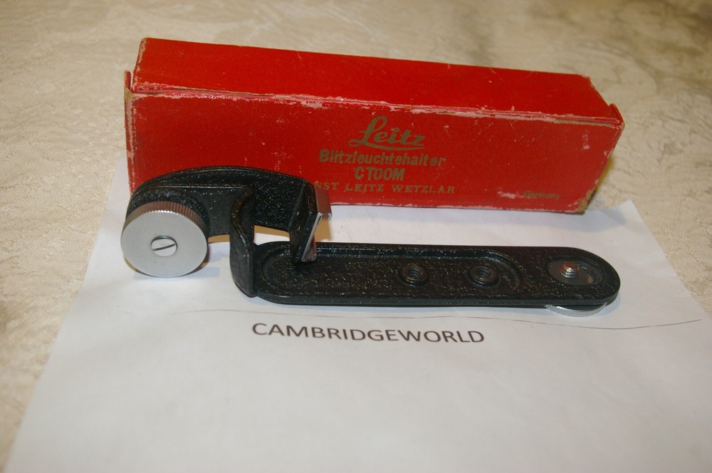 LEICA LEITZ BLITZLEUCHTENHALTER CTOOM FLASH BRACKET in LEITZ ORIGINAL BOX
