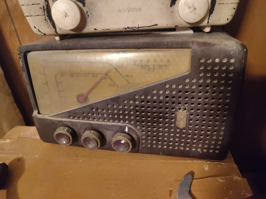 Vintage 1948 ZENITH Ch 7E02 30 Watt 117 Volt Radio -