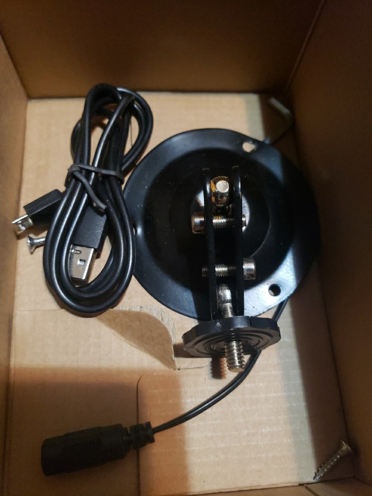 Creative XP 9 Volt Solar Trail Camera Charger New Pro3 Pro4 Open Box